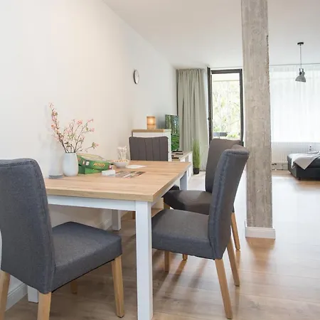 Apartment Deluxe - Sauna & Pool - Free Parking *
