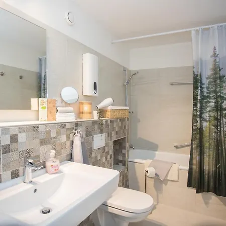 Deluxe - Sauna & Pool - Free Parking 아파트 빈터베르크