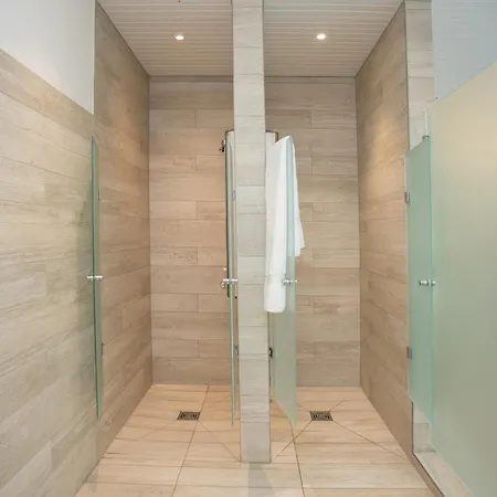 Deluxe - Sauna & Pool - Free Parking 아파트 *