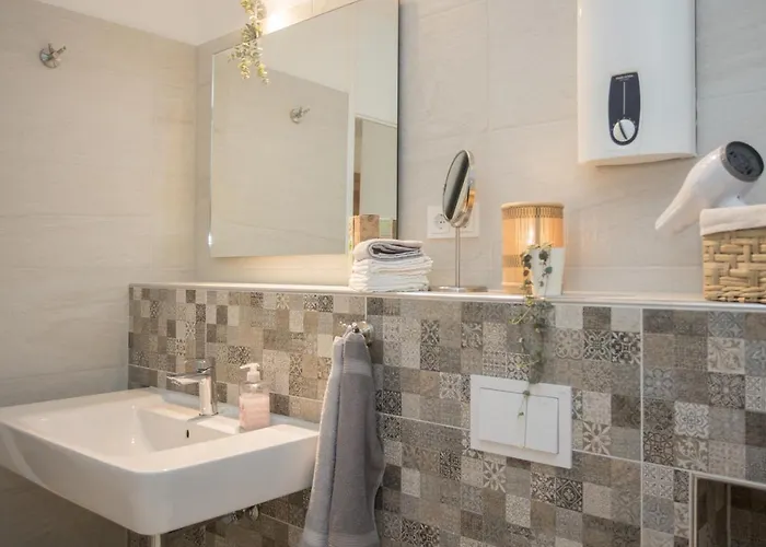 Apartament Deluxe - Sauna & Pool - Free Parking *